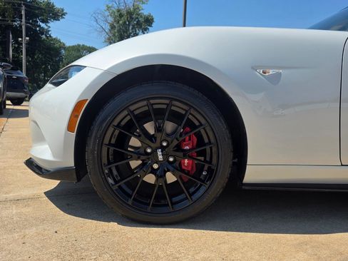 Used 2018 MAZDA MX-5 Miata Club w/ Brembo/BBS Recaro Package RWD image 27