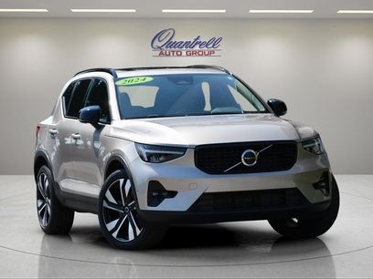 Used 2024 Volvo XC40 B5 Plus w/ Climate Package