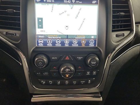 Used 2018 Jeep Grand Cherokee Trailhawk AWD/4WD image 15