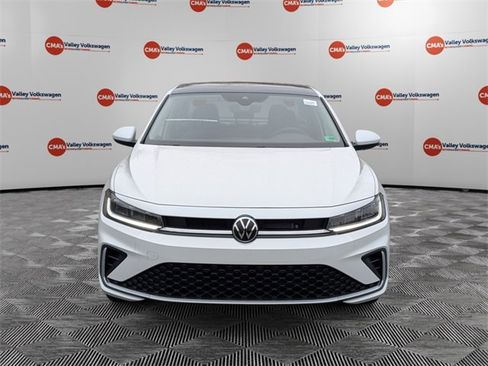 New 2026 Volkswagen Jetta SE image 2