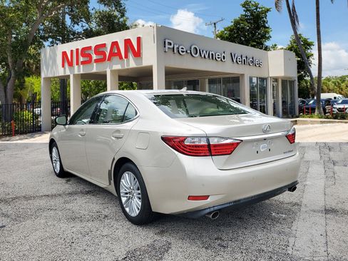 Used 2013 Lexus ES 350 4dr Sdn image 6