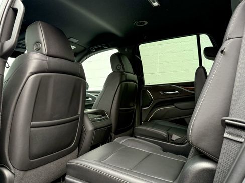 Certified 2022 Cadillac Escalade Luxury image 34