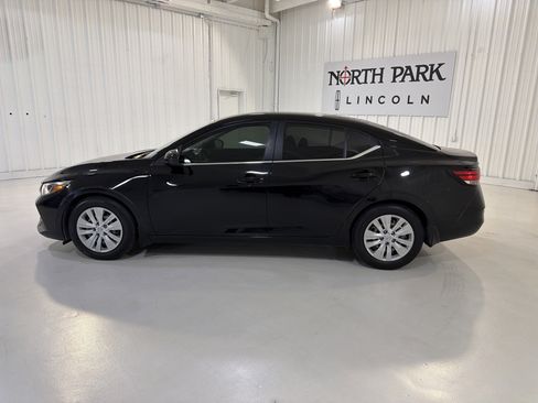 Used 2023 Nissan Sentra S FWD image 2