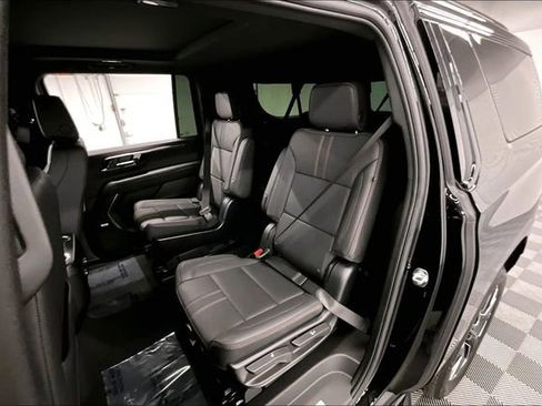 Used 2025 Chevrolet Suburban RST w/ Comfort Package AWD/4WD image 25