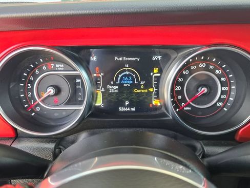 Certified 2022 Jeep Gladiator Rubicon w/ LED Lighting Group AWD/4WD image 13