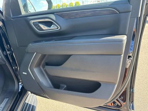Used 2023 Chevrolet Suburban LT image 24