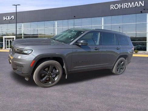Used 2022 Jeep Grand Cherokee L Laredo image 1