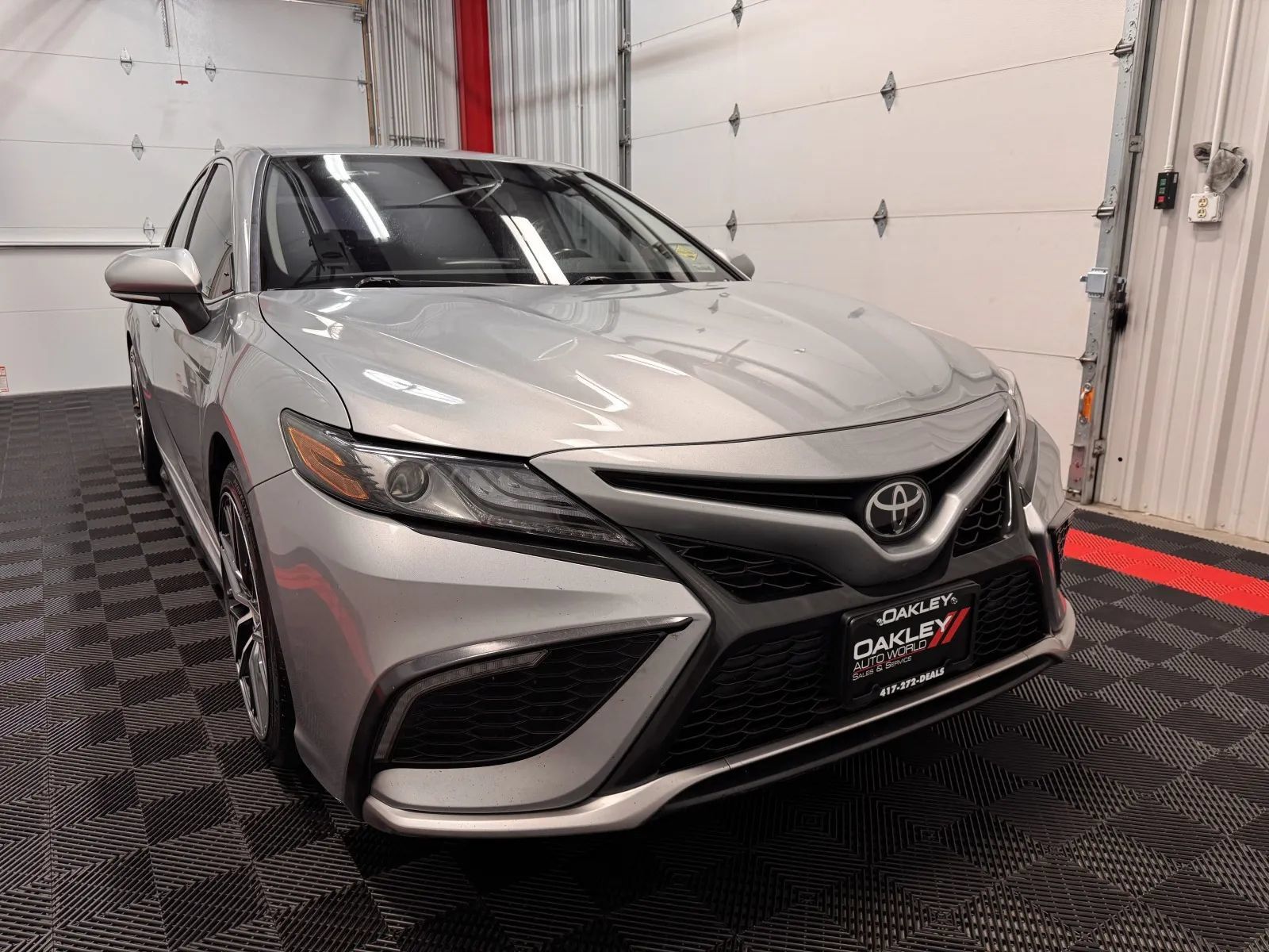 Used 2022 Toyota Camry XSE FWD image 6