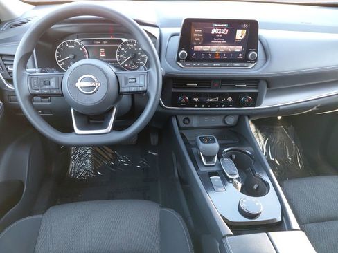 Used 2024 Nissan Rogue SV image 12