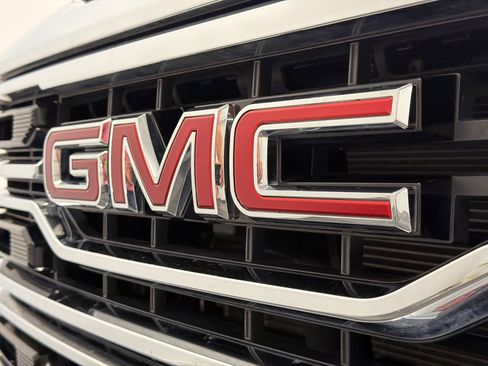 Used 2025 GMC Sierra 1500 SLT AWD/4WD image 13
