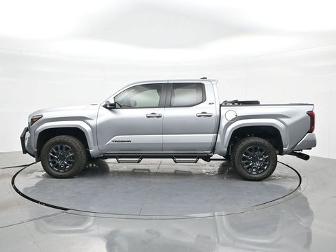 Used 2025 Toyota Tacoma SR5 image 8