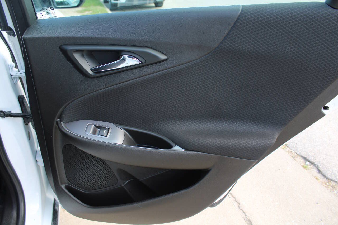 Used 2024 Chevrolet Malibu LS w/ Driver Confidence Package FWD image 9