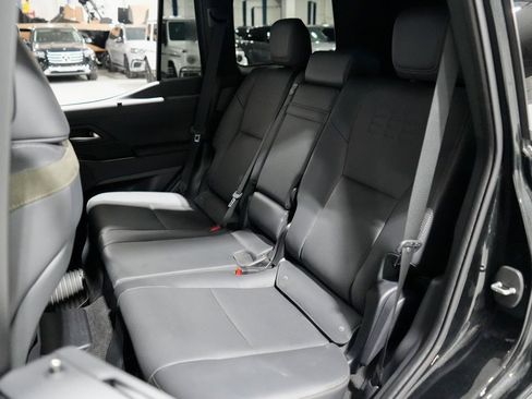 Used 2024 Lexus GX 550 image 24