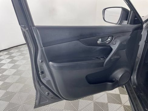 Used 2020 Nissan Rogue SV w/ Premium Package AWD/4WD image 11