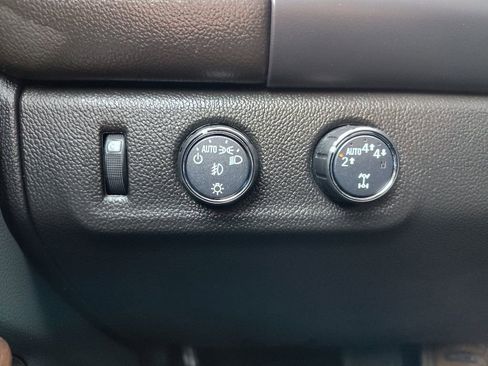 Used 2022 GMC Canyon Denali image 21