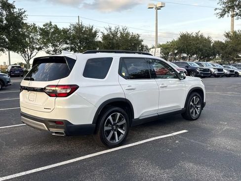 Certified 2024 Honda Pilot Touring image 4