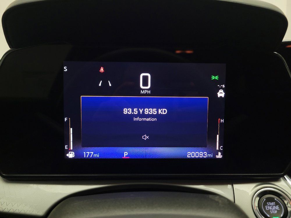 Used 2025 Chevrolet Trax LT w/ LT Convenience Package FWD image 23