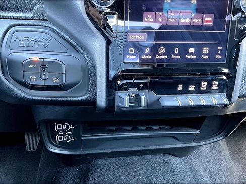 Certified 2026 RAM 2500 Big Horn AWD/4WD image 12