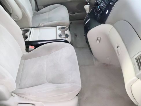 Used 2004 Toyota Sienna LE FWD image 51