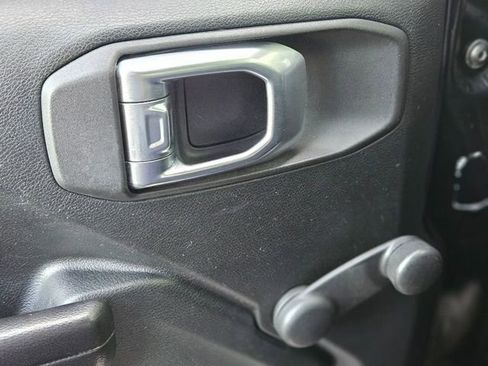 Used 2021 Jeep Wrangler Sport image 18