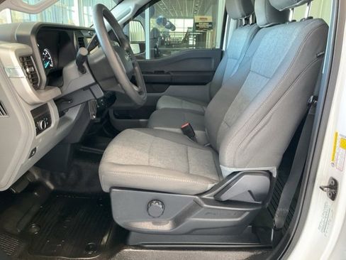 Used 2025 Ford F250 XL w/ XL Driver Assist Package image 4