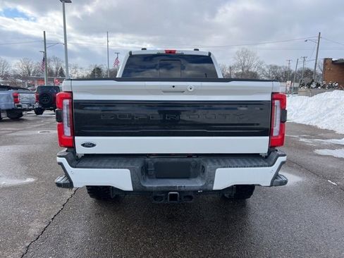 Certified 2025 Ford F350 Platinum w/ FX4 Off-Road Package image 5