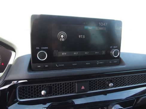 Used 2025 Honda Civic Sport image 17