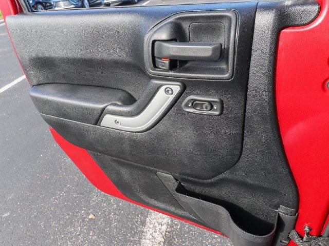 Used 2011 Jeep Wrangler Unlimited Sahara w/ Dual Top Group AWD/4WD image 13