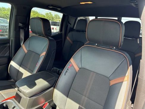 Used 2024 GMC Canyon AT4 w/ Technology Package AWD/4WD image 14