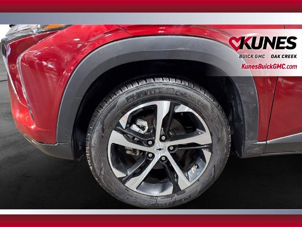Used 2025 Chevrolet Trax RS FWD image 13