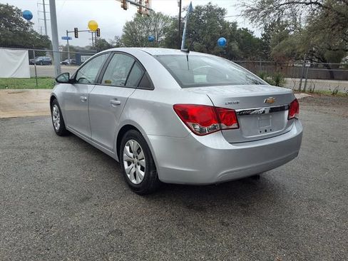 Used 2013 Chevrolet Cruze LS FWD image 5