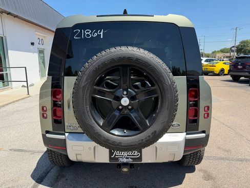 Used 2020 Land Rover Defender 110 SE AWD/4WD image 4