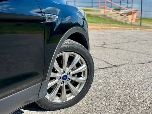 Used 2017 Ford Escape Titanium FWD image 5