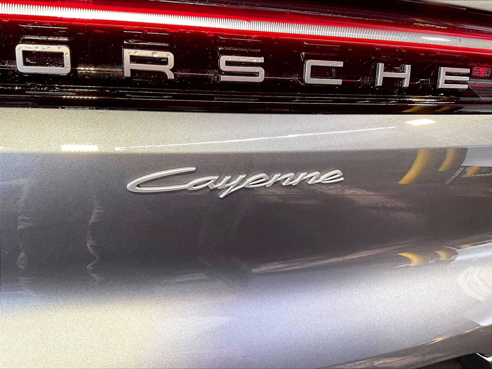 Certified 2026 Porsche Cayenne AWD/4WD image 35