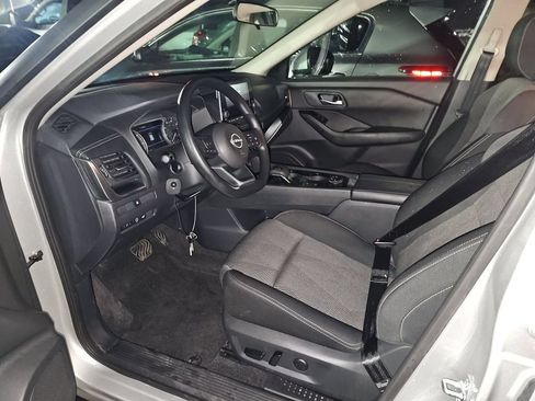 Used 2024 Nissan Rogue SV AWD/4WD image 4
