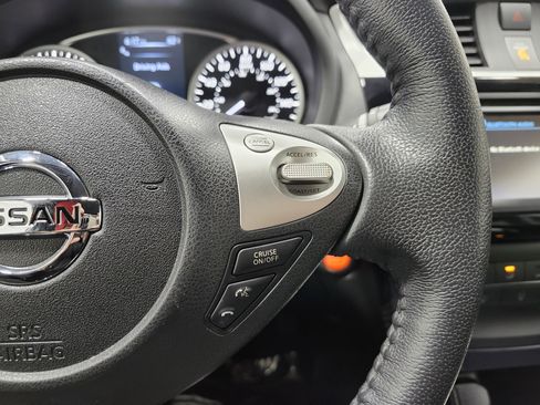 Used 2017 Nissan Sentra SR w/ Driver's Assist Package FWD image 31