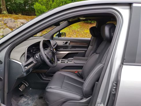 New 2026 Cadillac Vistiq Luxury image 9