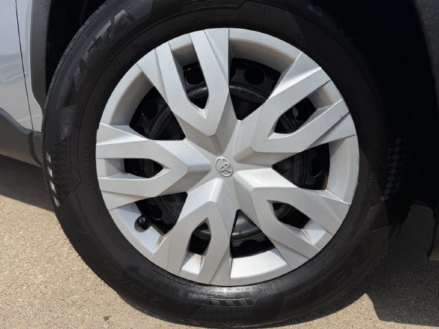 Used 2022 Toyota Corolla Cross L FWD image 8