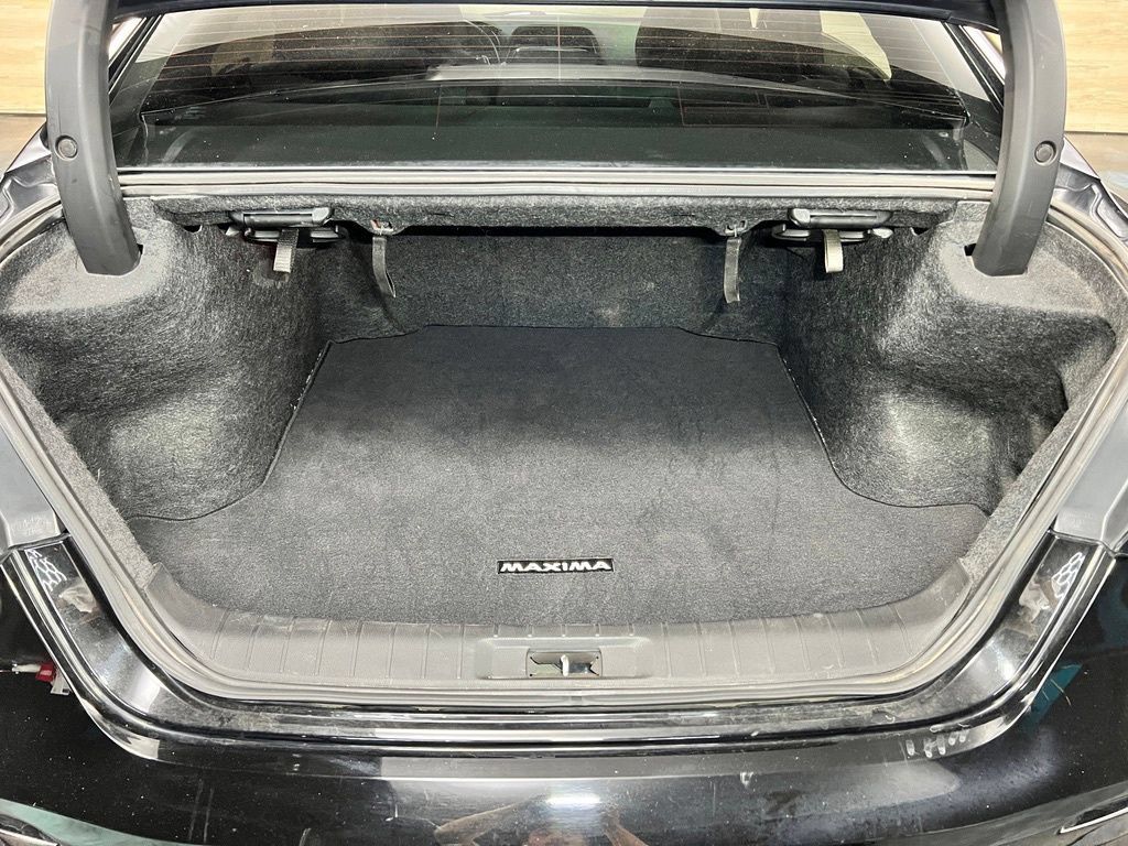 Used 2022 Nissan Maxima SR w/ Sport Mat Group FWD image 20