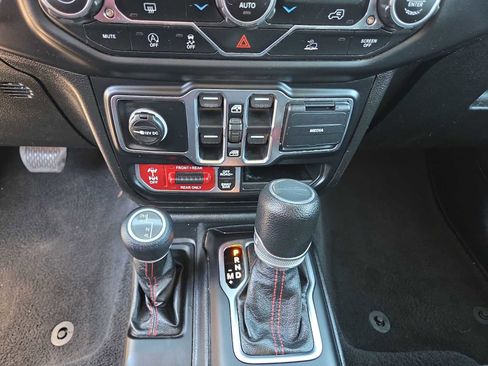 Used 2020 Jeep Gladiator Rubicon AWD/4WD image 25