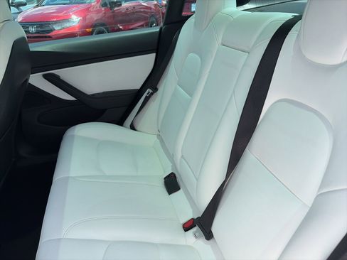 Used 2021 Tesla Model 3 Performance AWD/4WD image 9