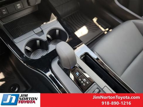 Used 2024 Toyota Prius XLE FWD image 20