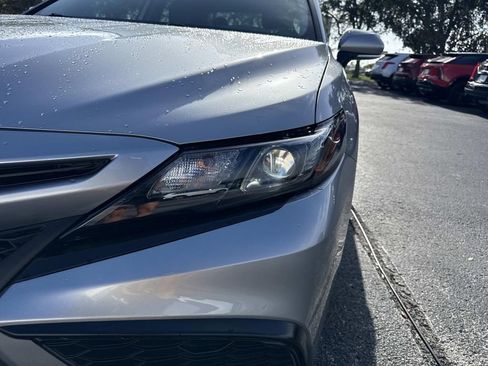 Used 2024 Toyota Camry SE image 9