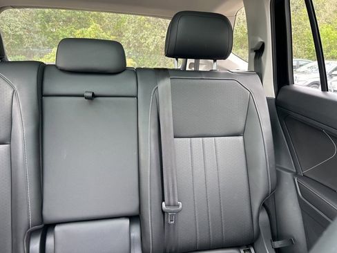 Used 2023 Volkswagen Tiguan SE image 13