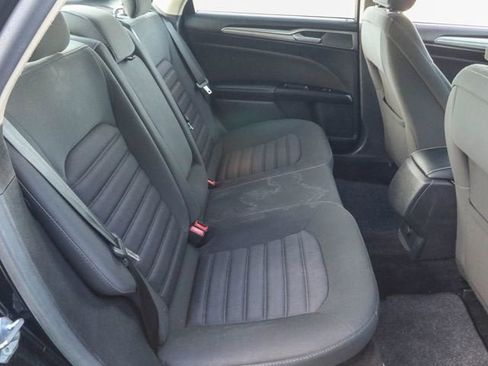 Used 2017 Ford Fusion SE FWD image 34