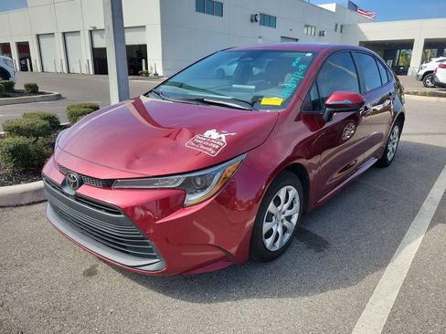 Used 2024 Toyota Corolla LE image 2