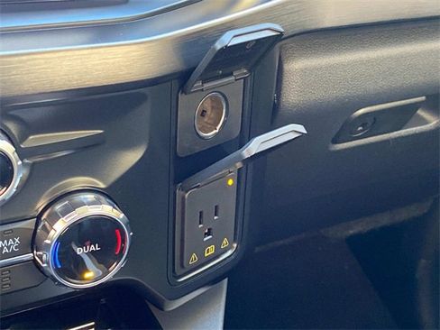 Used 2024 Ford F250 Lariat w/ Lariat Ultimate Package image 28