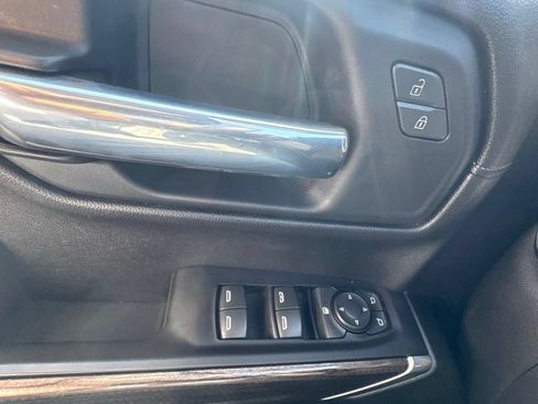 Used 2021 Chevrolet Silverado 1500 LT Trail Boss w/ Convenience Package II AWD/4WD image 17