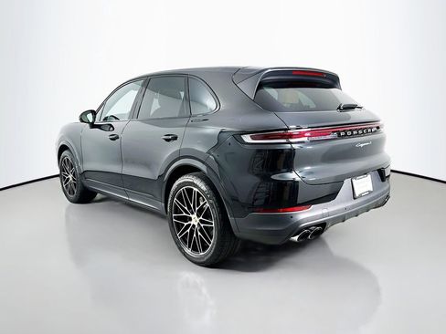 Certified 2025 Porsche Cayenne S AWD/4WD image 3