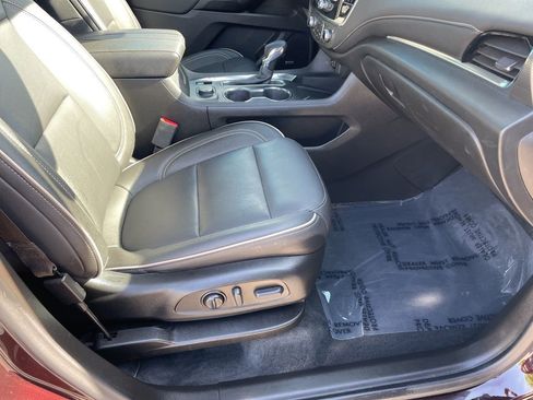 Used 2023 Chevrolet Traverse Premier AWD/4WD image 30
